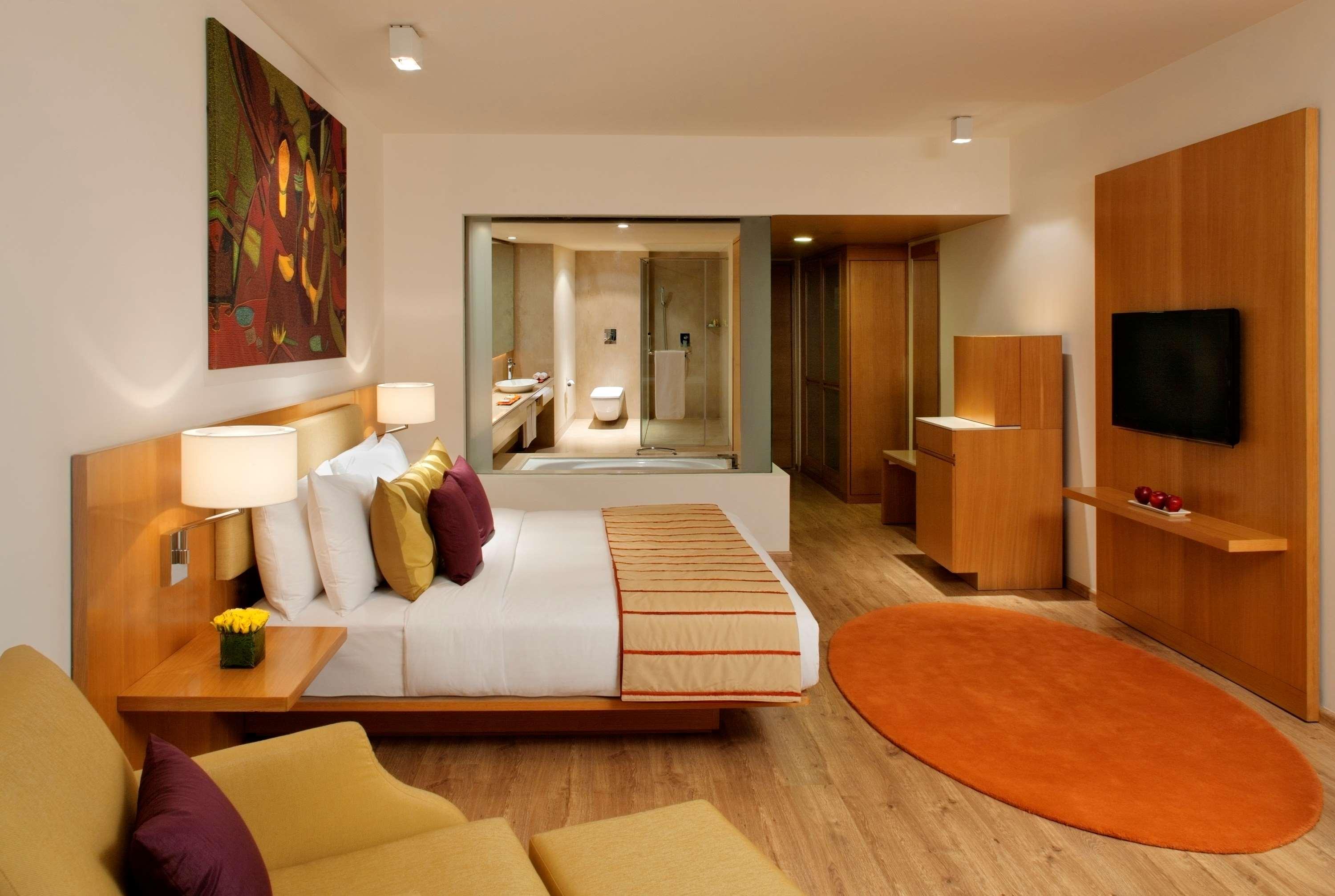 Radisson Blu Plaza Hotel Hyderabad Banjara Hills Quarto foto A room at the Park Hotel, New Delhi